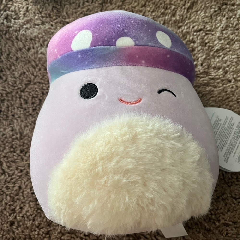 Nwt minya squishmellow